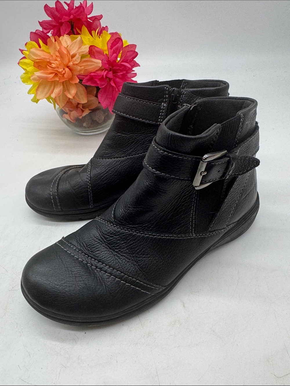 Clarks Women's Black Leather Ankle Booties with Buckle Detail Size 8
